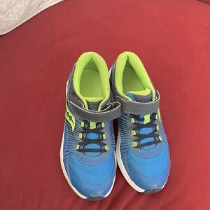 Like new saucony Kids Blue and Green Athletic Shoes